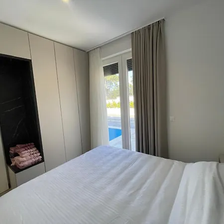 Nika With Pool & Parking Near Zadar Villa