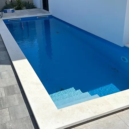 Villa Nika With Pool & Parking Near Zadar ヴィラ