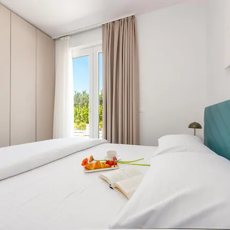 Nika With Pool & Parking Near Zadar Willa *