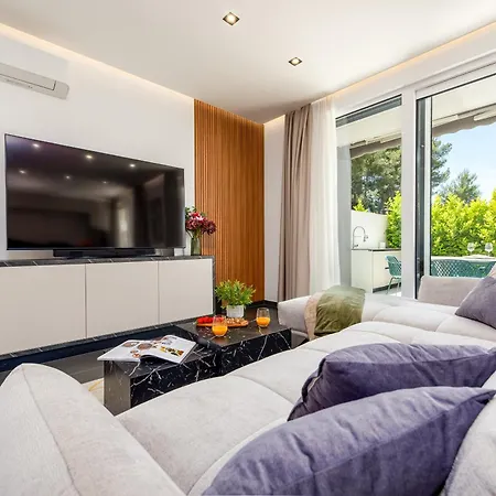 Nika With Pool & Parking Near Zadar *