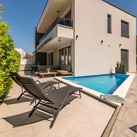 Nika With Pool & Parking Near Zadar