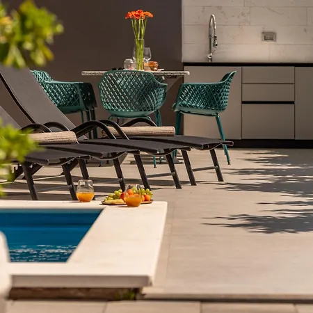 Nika With Pool & Parking Near Zadar
